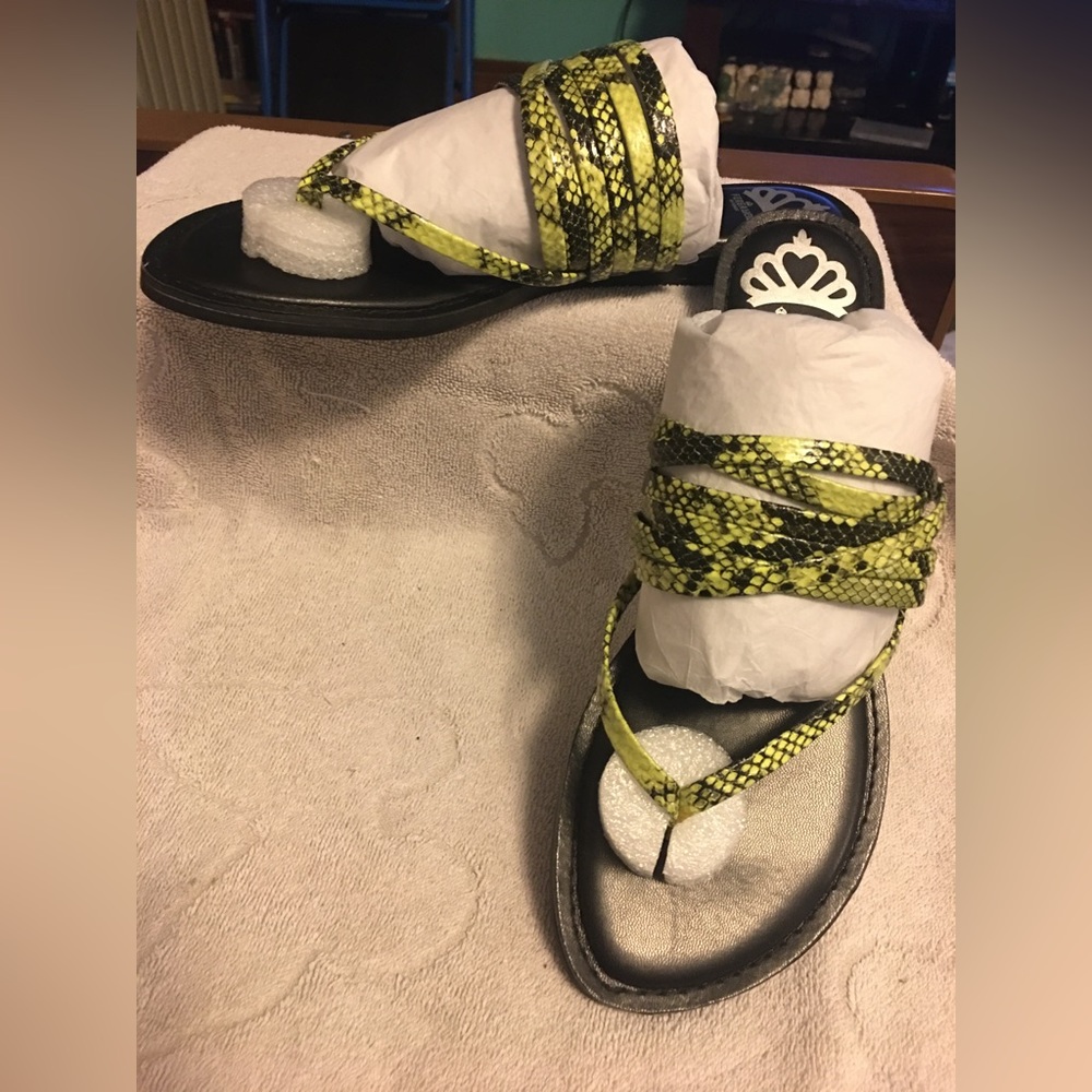 Fergalicious by Fergie, Silvia Yellow Neon Flip Flops, Size 8 1/2M